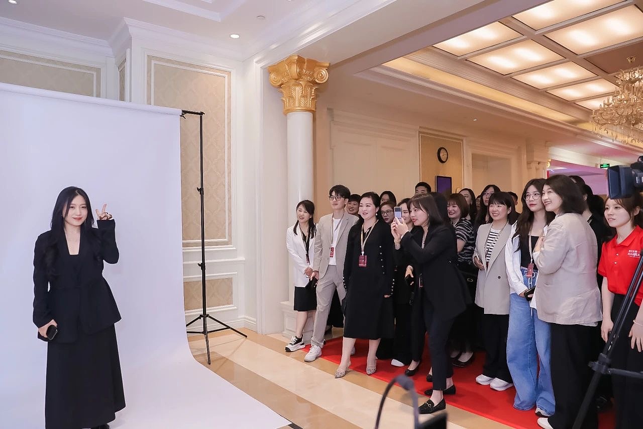 全息仓AI人体复刻互动