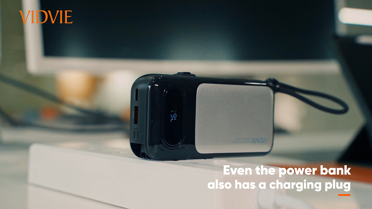 可直接接入插座充电