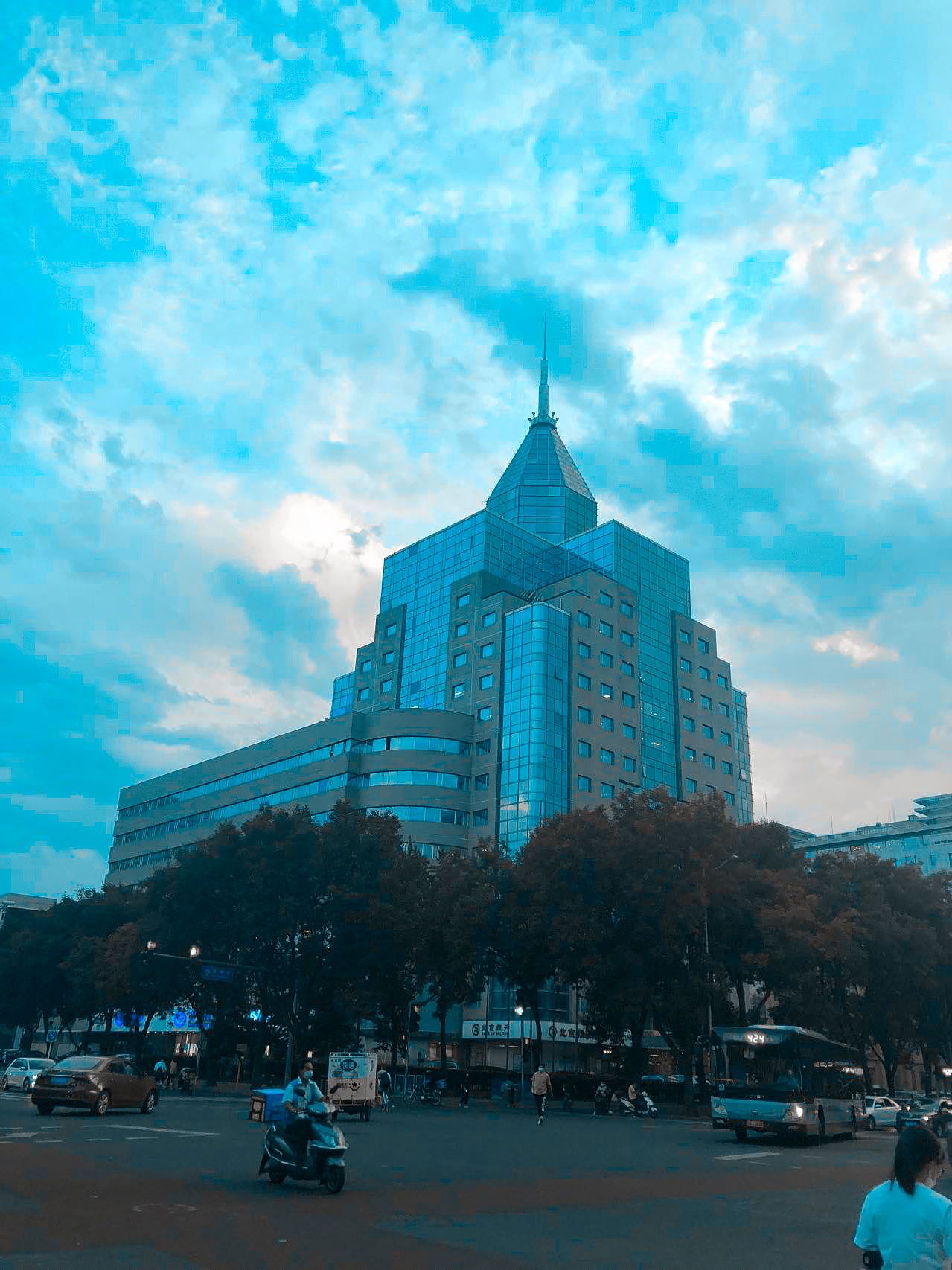 一组调色练习,蓝冰色调和黑金色调