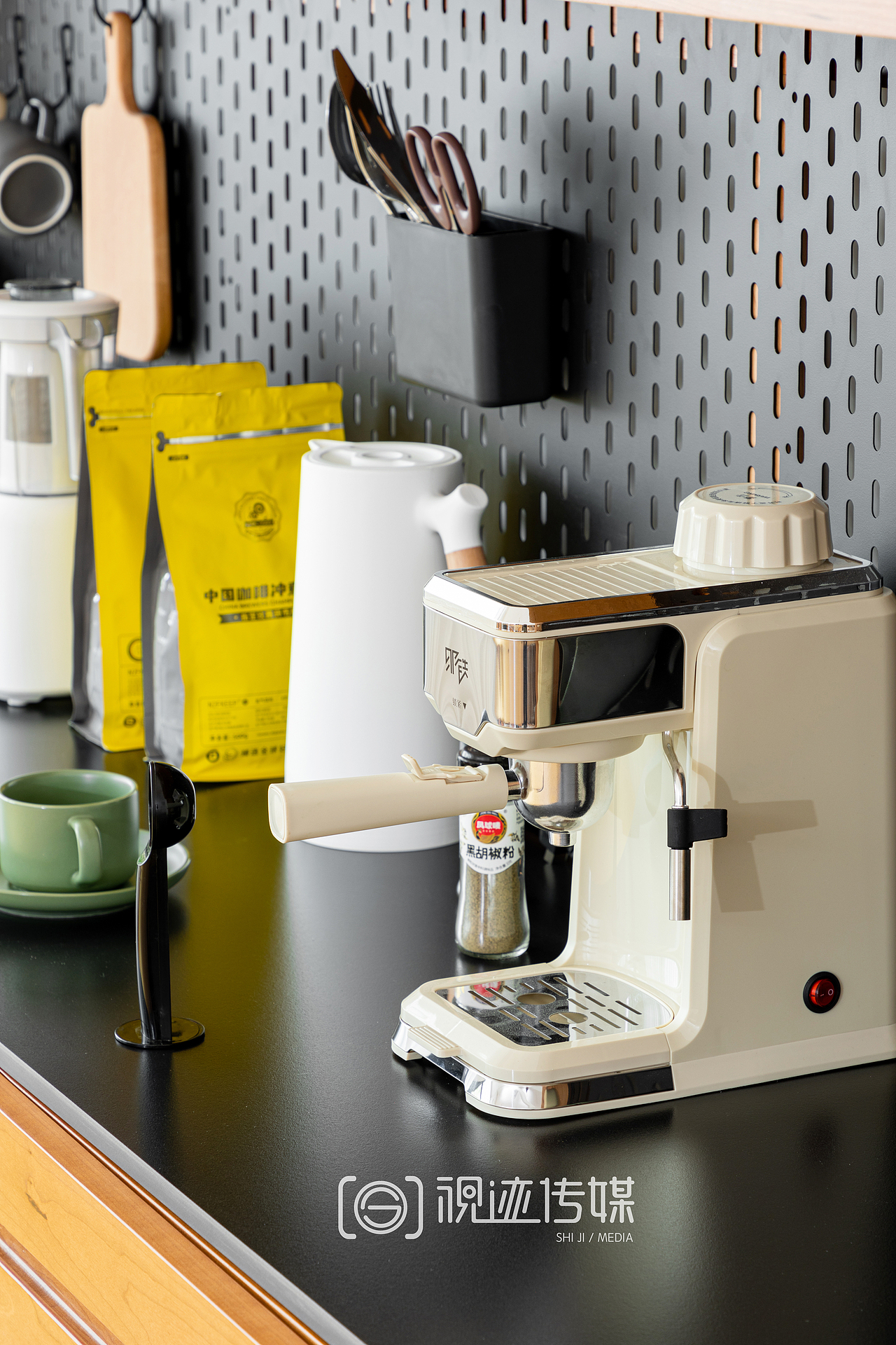 家具-餐桌-餐边柜-书柜