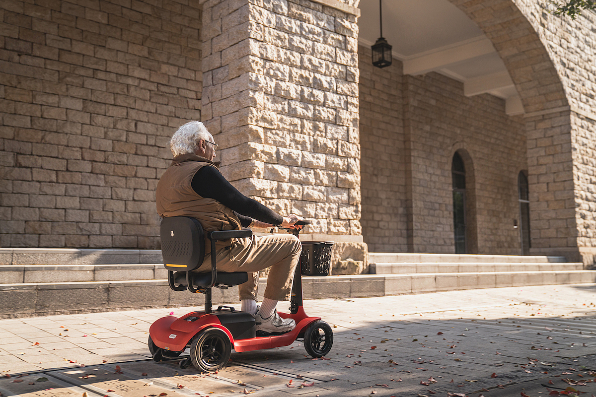 2024 GLASHOW 老人代步车跨境电商视频（图ZMzY3MzA4NTA4） - 交通工具 - 站酷设计师wheelive原创素材 - 站酷ZCOOL