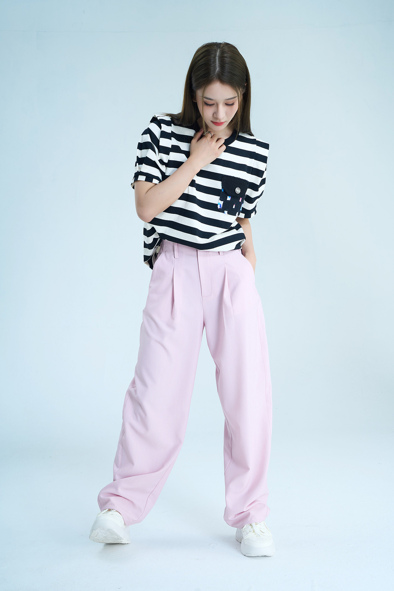 韩系品牌女装lookbook作品 条纹T恤和粉色西裤（图ZMzM5NjU4MDEy） - 人像摄影 - 站酷设计师不只语言原创素材 - 站酷ZCOOL