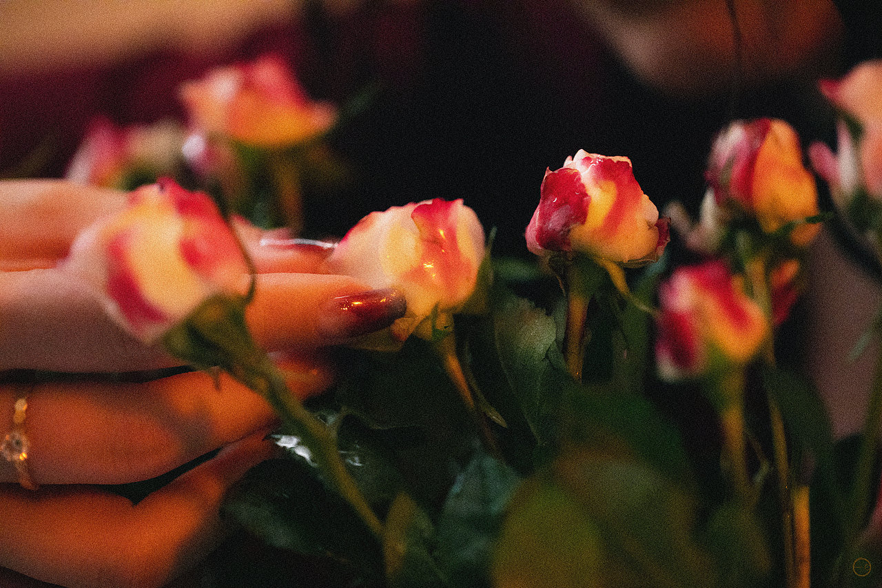 红与黑与花与火｜人像摄影｜少女私房（图ZMjk3OTI3NTgw） - 人像摄影 - 站酷设计师搞绘画的白小白原创素材 - 站酷ZCOOL