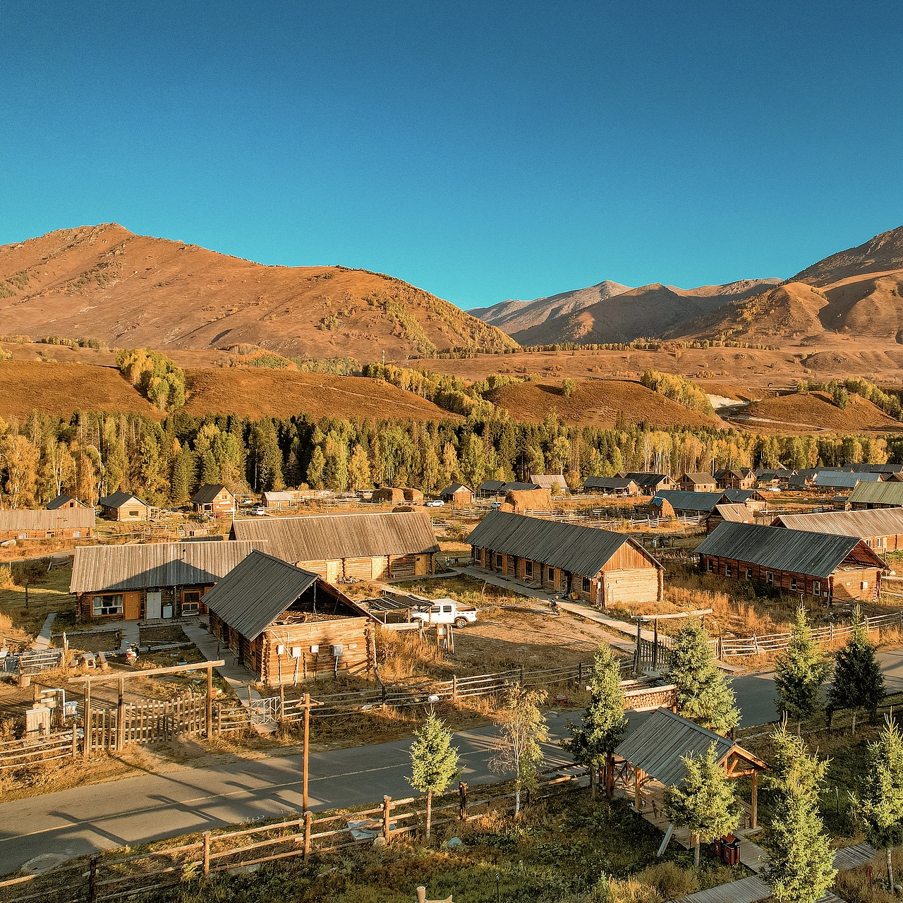 北疆喀纳斯禾木乡之旅（图ZMzE1NTgwMjgw） - 人文/纪实摄影 - 站酷设计师拾光朝圣者原创素材 - 站酷ZCOOL