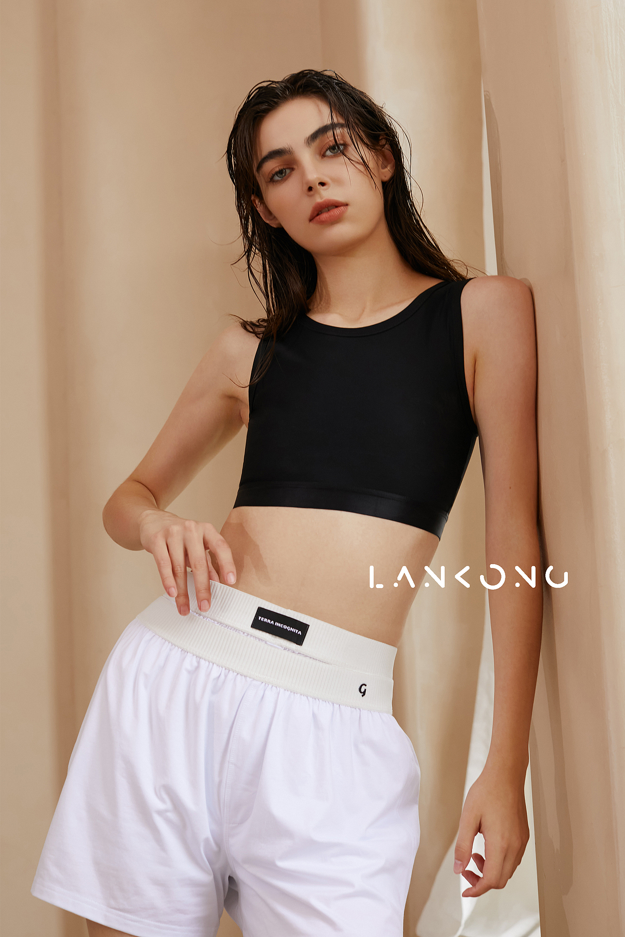 塑身衣基地篇（图ZMzI0MTkxOTcy） - 人像摄影 - 站酷设计师澜空视觉原创素材 - 站酷ZCOOL