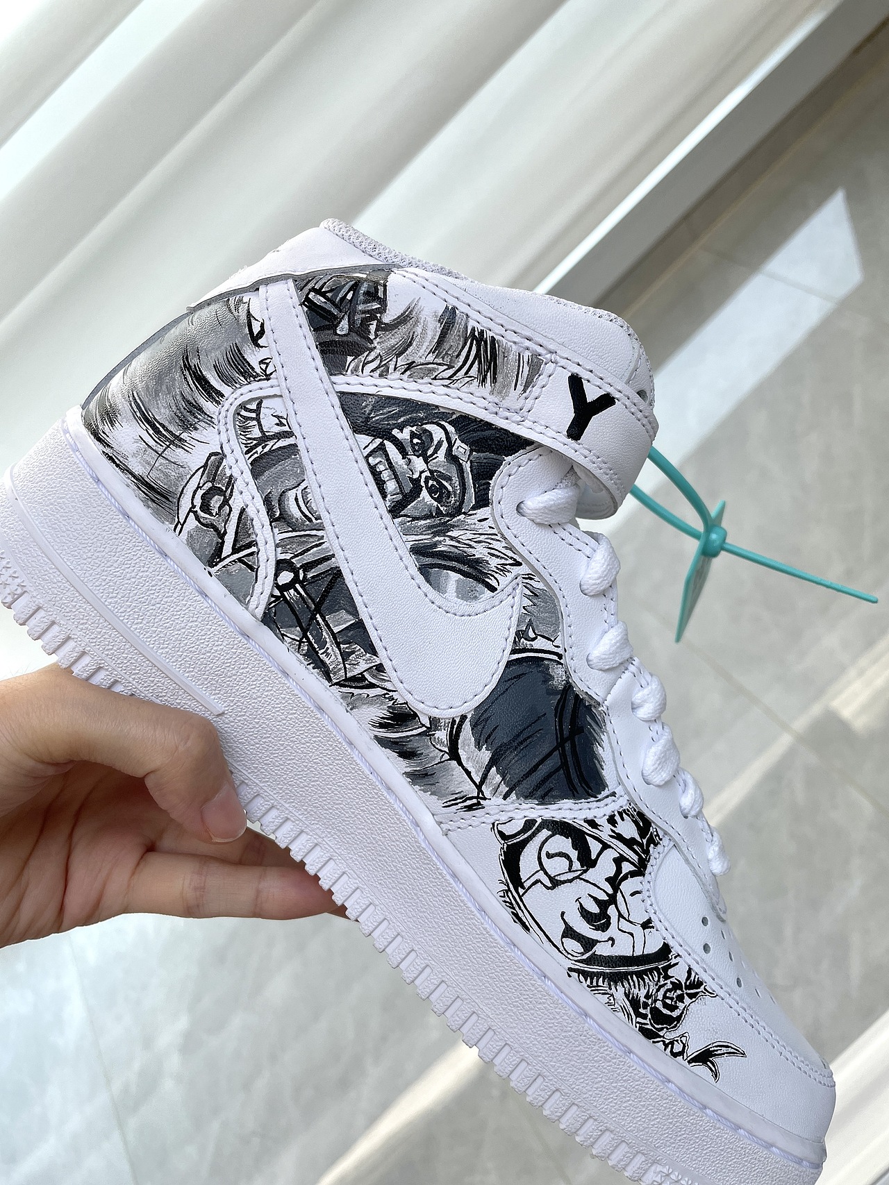 英雄联盟 X 手绘鞋 | 英雄联盟漫改空军一号（图ZMzEzOTEzNzk2） - 其他手工艺 - 站酷设计师李木子o原创素材 - 站酷ZCOOL