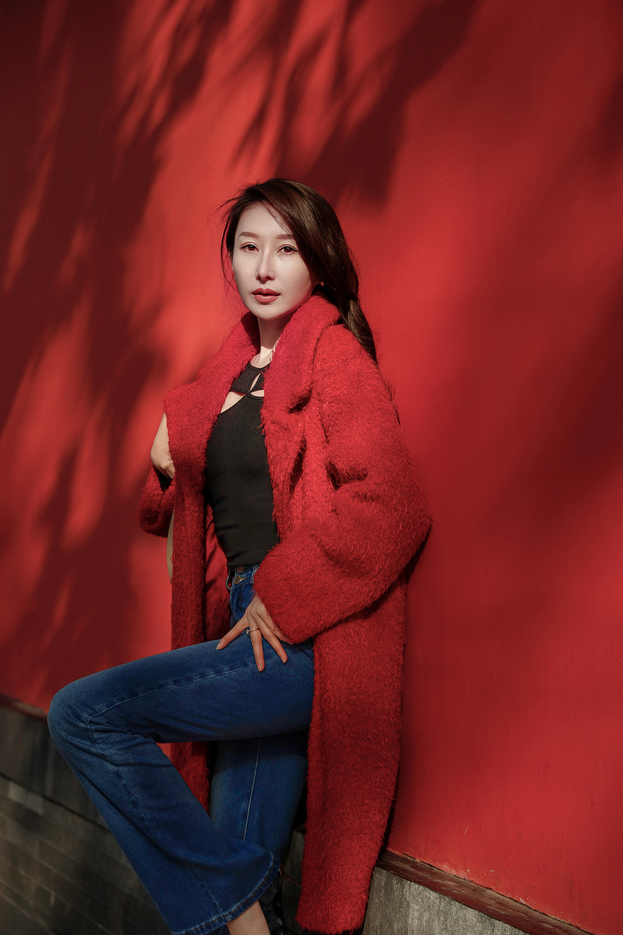 德寿宫红墙（图ZMzI1NjA1NjQw） - 人像摄影 - 站酷设计师Z189005136原创素材 - 站酷ZCOOL