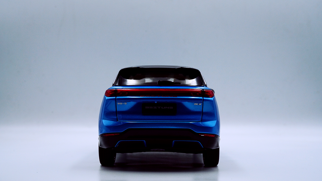 一汽奔腾 E01 1:18 水星蓝