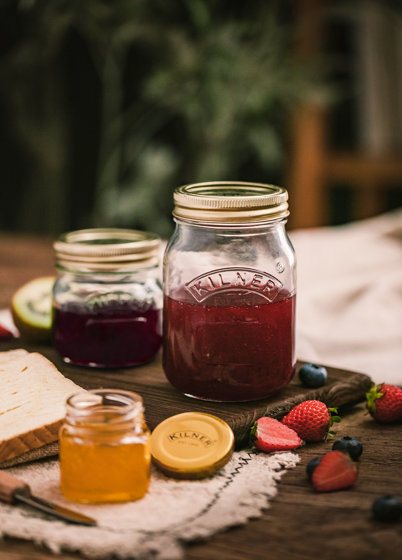 果酱瓶拍摄，使用场景展示（图ZMzE3NTgyMDIw） - 产品摄影 - 站酷设计师周小小来原创素材 - 站酷ZCOOL