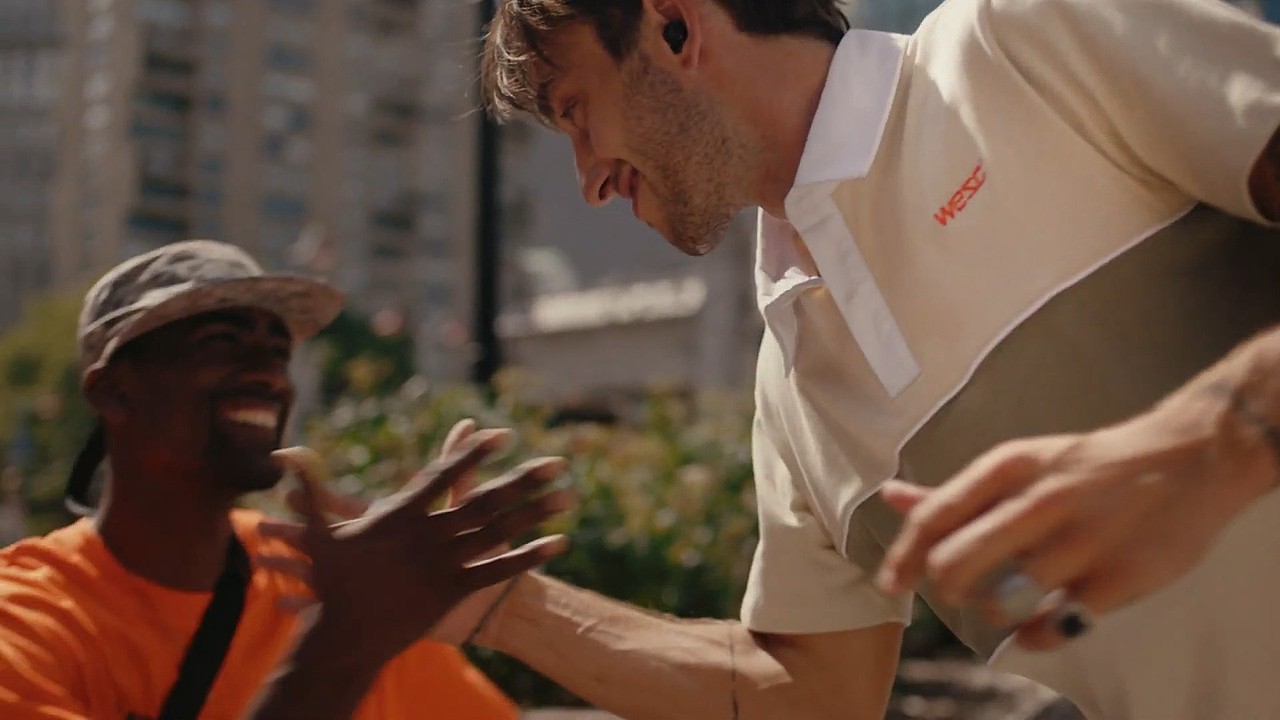 3c数码运动蓝牙耳机户外运动海外广告