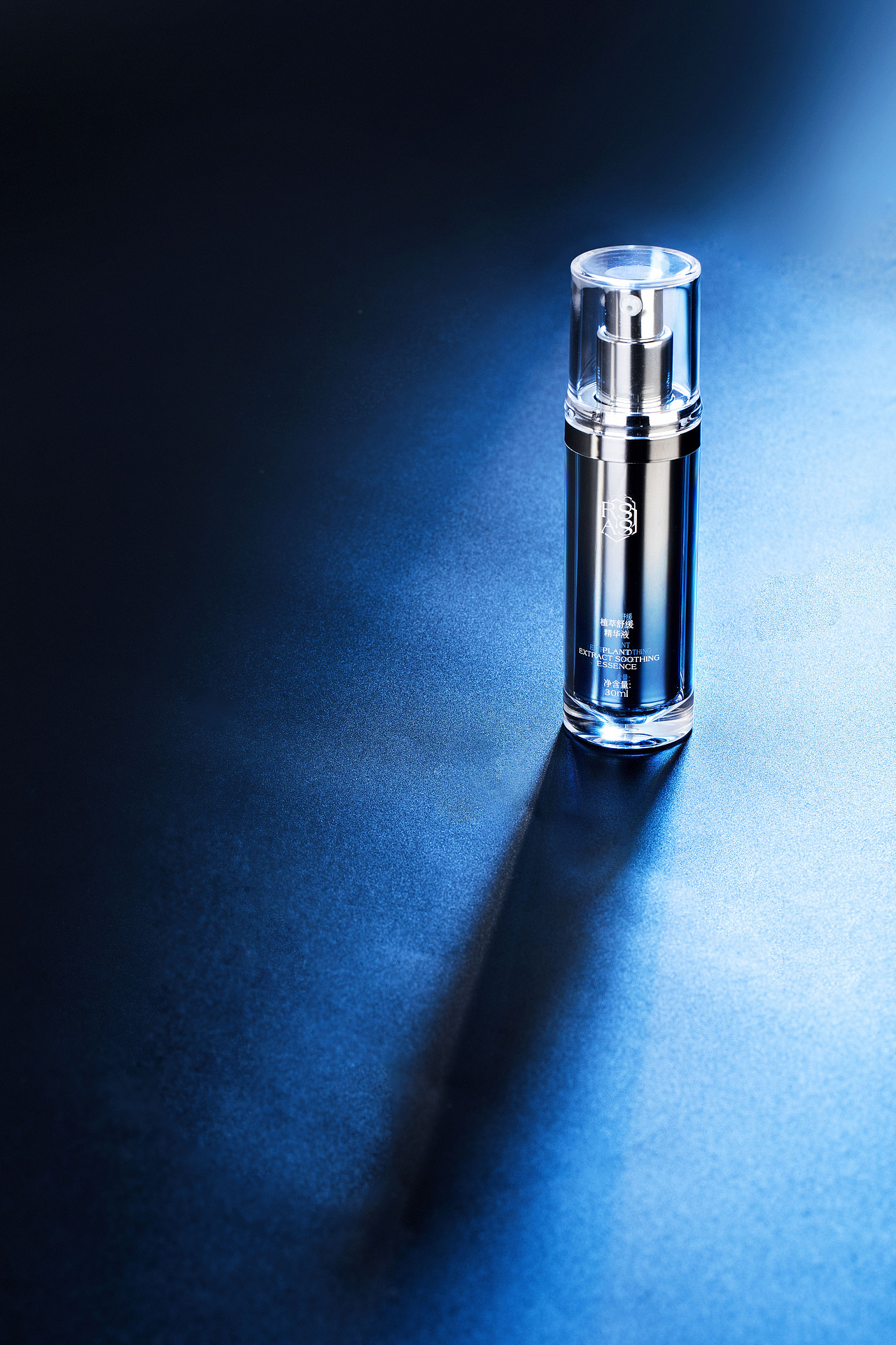 留念一下 | 精华油 水乳 护肤品组合什么的（图ZMzM4NzY1NTI0） - 产品摄影 - 站酷设计师妙音摄影原创素材 - 站酷ZCOOL