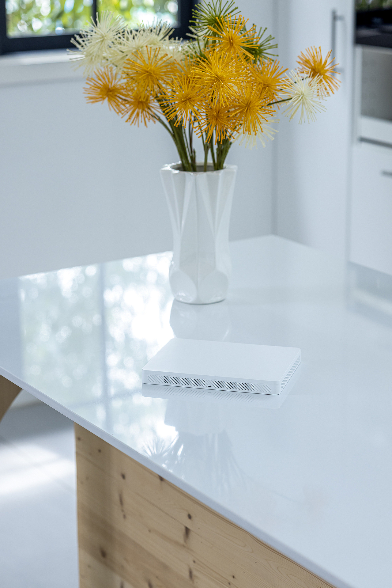 中兴晴天墙面路由器