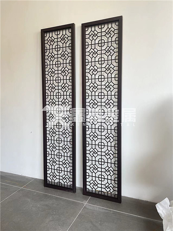 “中式局”古铜色不锈钢镂空屏风入户玄关装修图