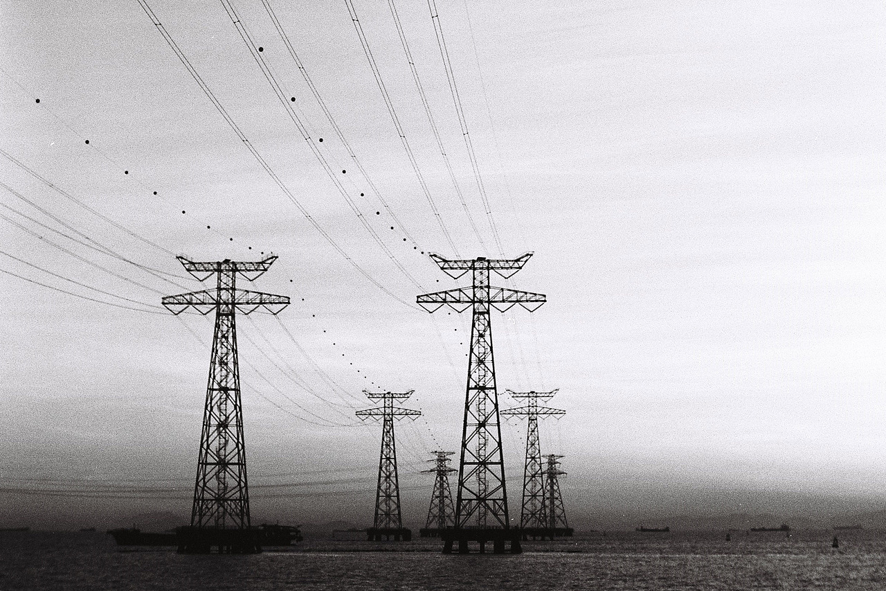 在黑白里温柔地热爱彩色,在彩色里虔诚地朝圣黑白