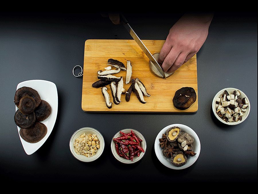 DODE CASE | 香菇醬牛小菇品牌全案設計（图ZMzA3OTAwMTk2） - 品牌 - 站酷设计师東德設計青雲白原创素材 - 站酷ZCOOL