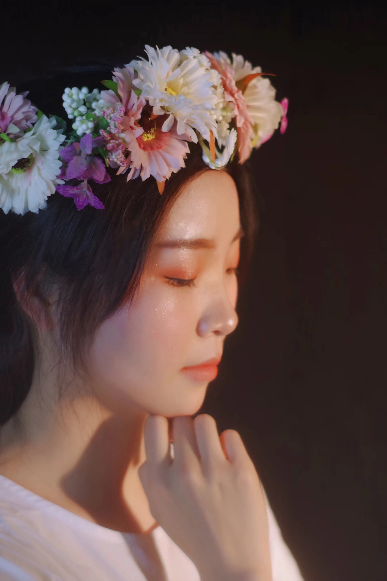 少女与花，浪漫至极。（图ZMzExMzcyNzQ0） - 人像摄影 - 站酷设计师金渺今原创素材 - 站酷ZCOOL