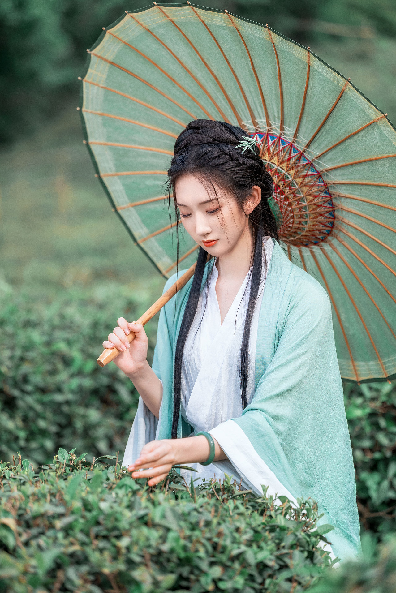 茶园漫步（图ZMzEwMDcyMjQ4） - 人像摄影 - 站酷设计师糊涂仙人LEO原创素材 - 站酷ZCOOL