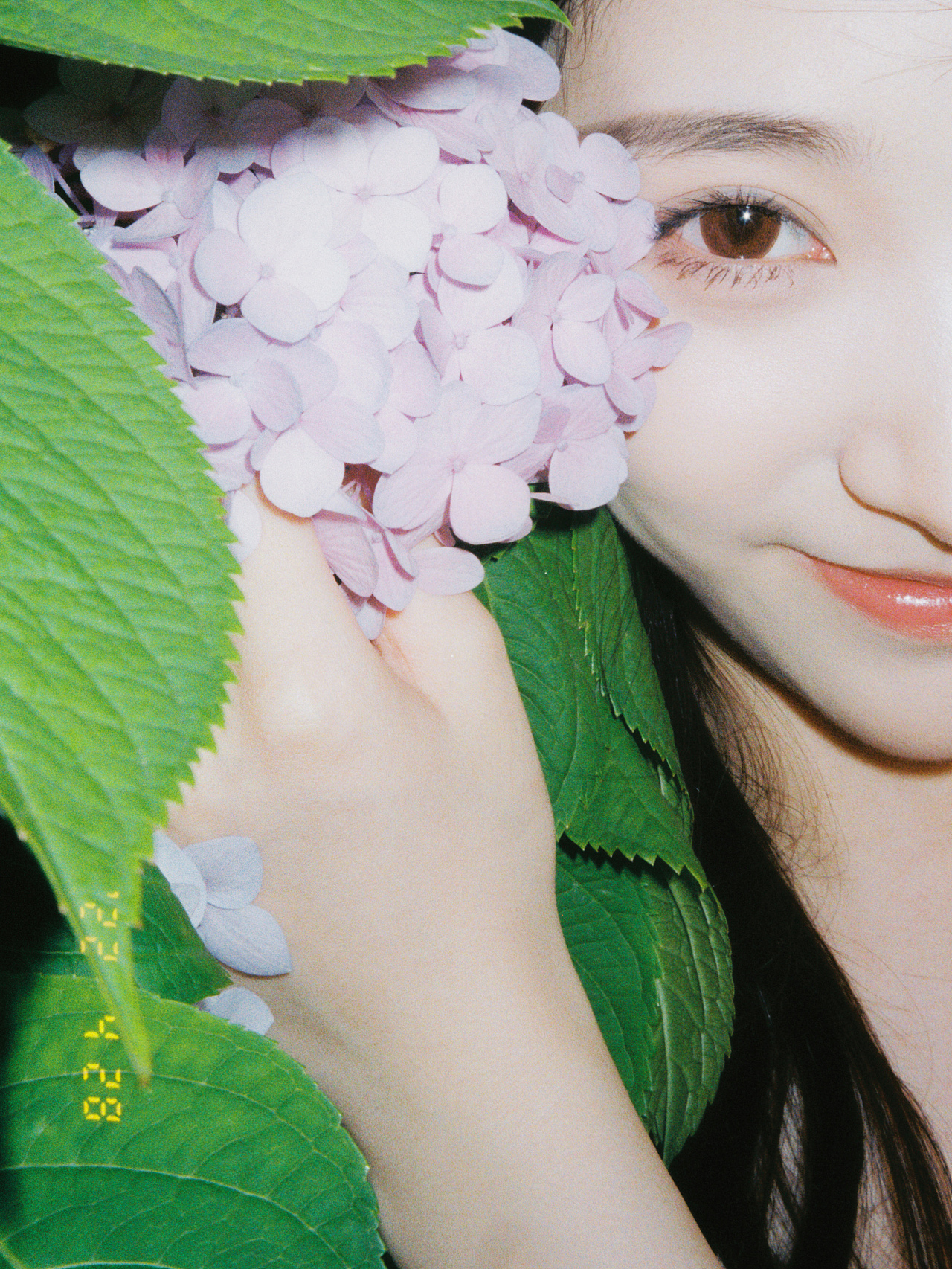 “请你,望向我的镜头深处”——赵丽思写真集