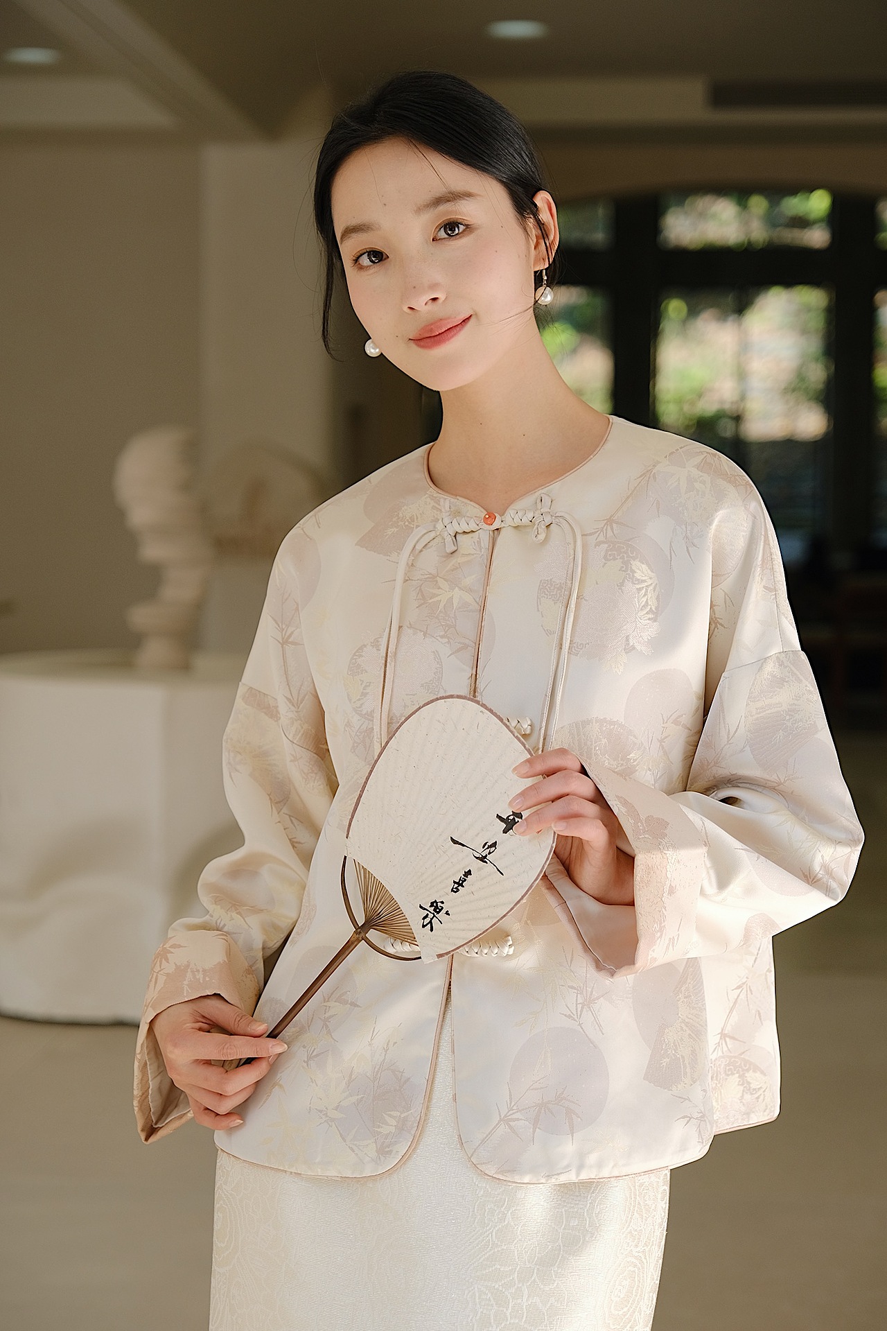 服装拍摄|山有色 2024春季新中式服装拍摄（图ZMzYwNTYyMzk2） - 人像摄影 - 站酷设计师小黑Ray_原创素材 - 站酷ZCOOL