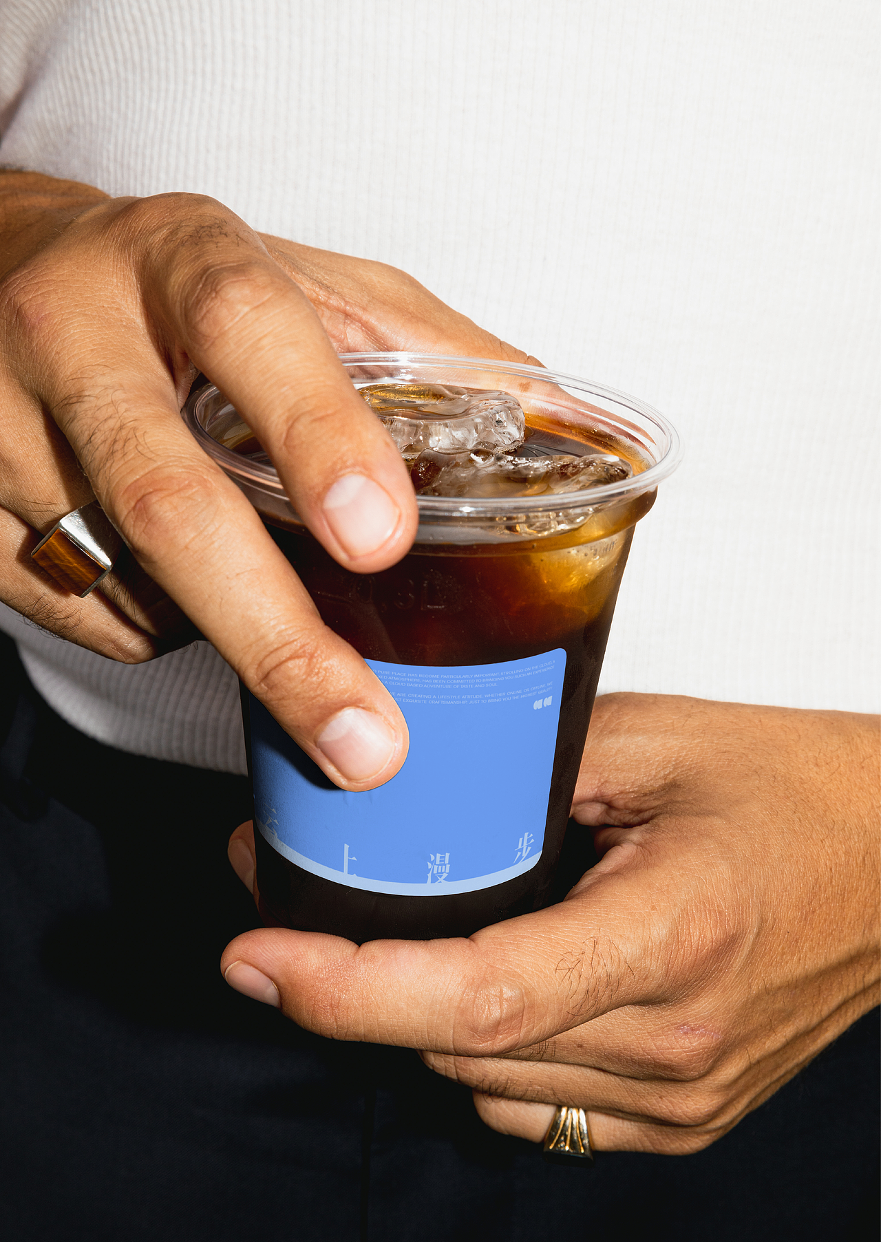 云上漫步烘焙品牌-餐饮策略视觉设计