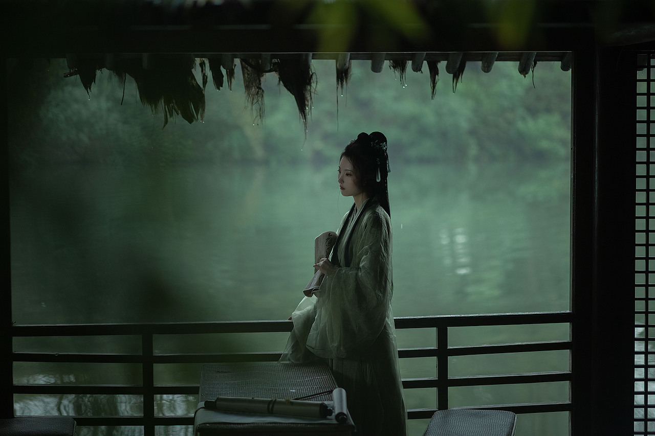 绿意晓声浓
