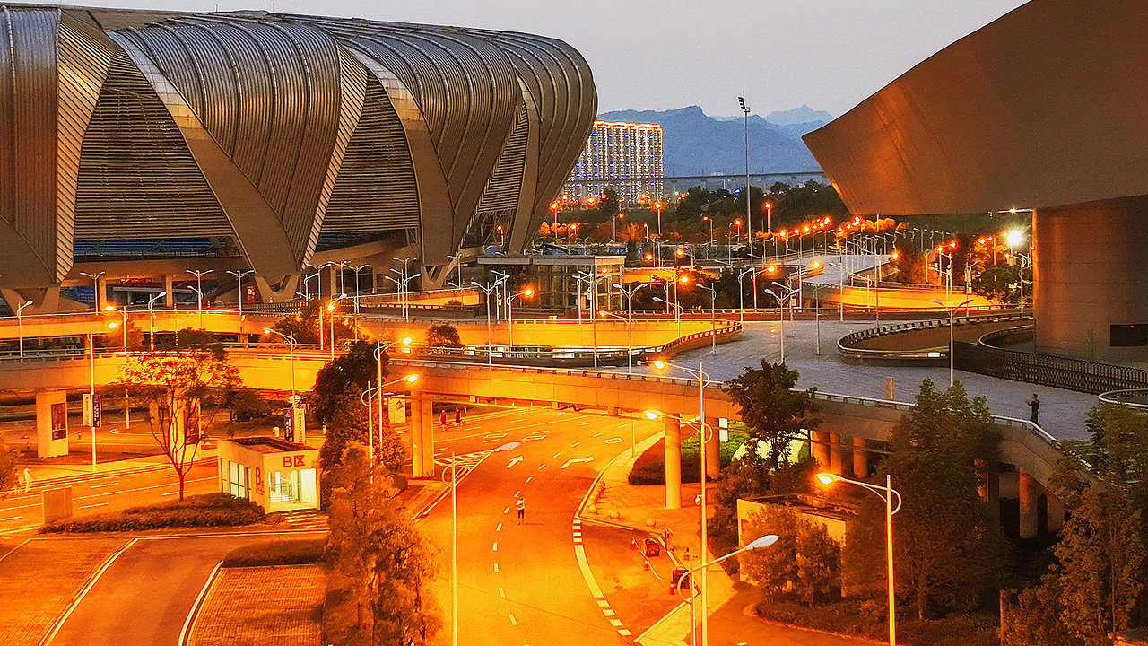湖北宜昌奥林匹克运动中心昼夜航拍图片