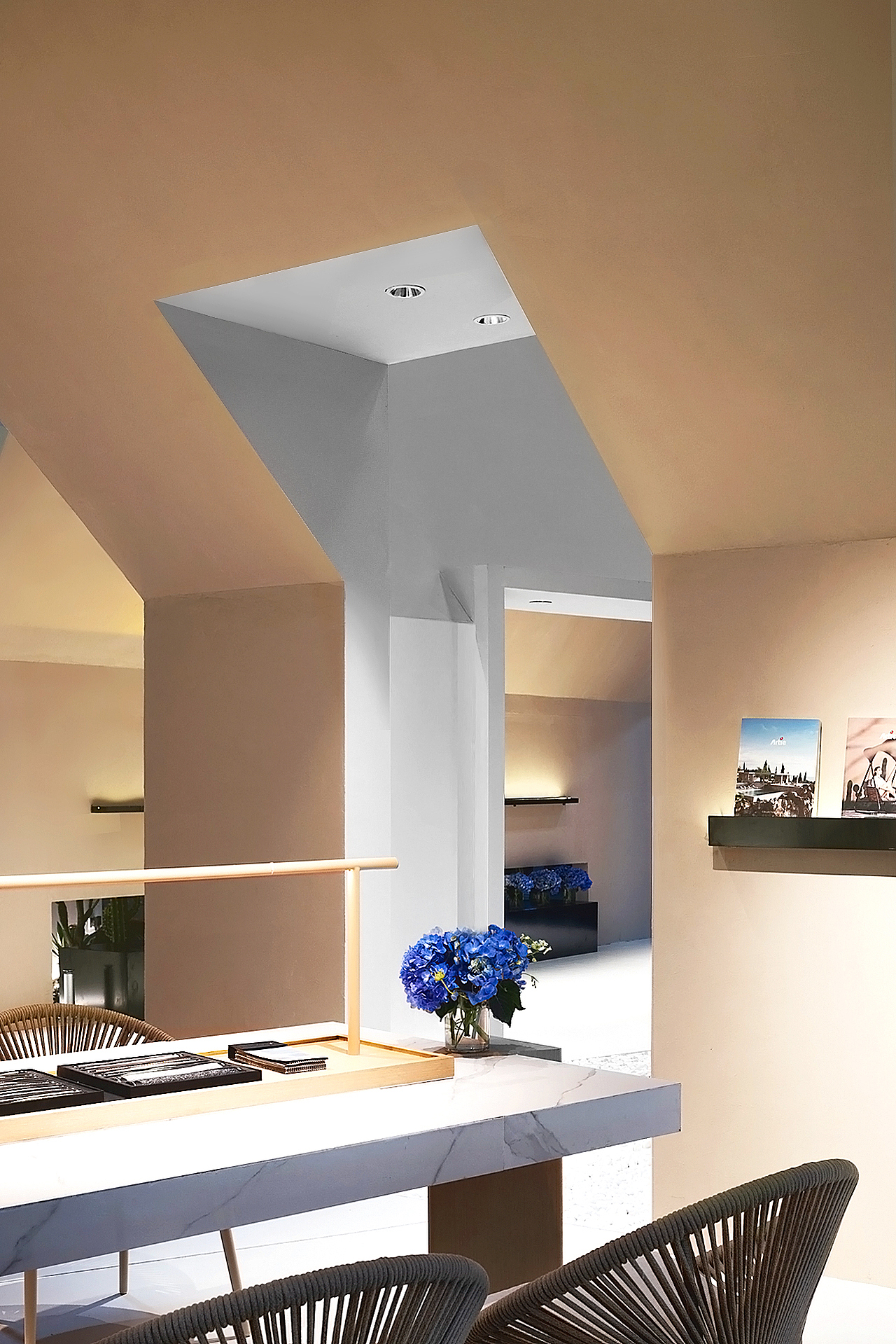 「亚帝之花」联名展览