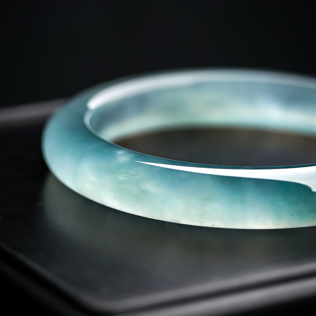 翡翠摄影——冰蓝底手镯