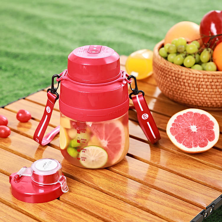 户外水壶摄影作品（图ZMzQwMTE5MTQ0） - 其他平面 - 站酷设计师创见品牌设计原创素材 - 站酷ZCOOL