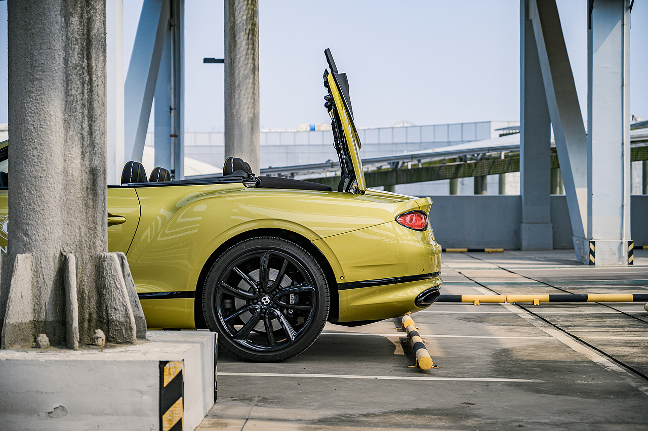 500万的快乐，宾利欧陆GTC W12（图ZMzQ1NDg5ODA4） - 产品摄影 - 站酷设计师蜘蛛MX原创素材 - 站酷ZCOOL