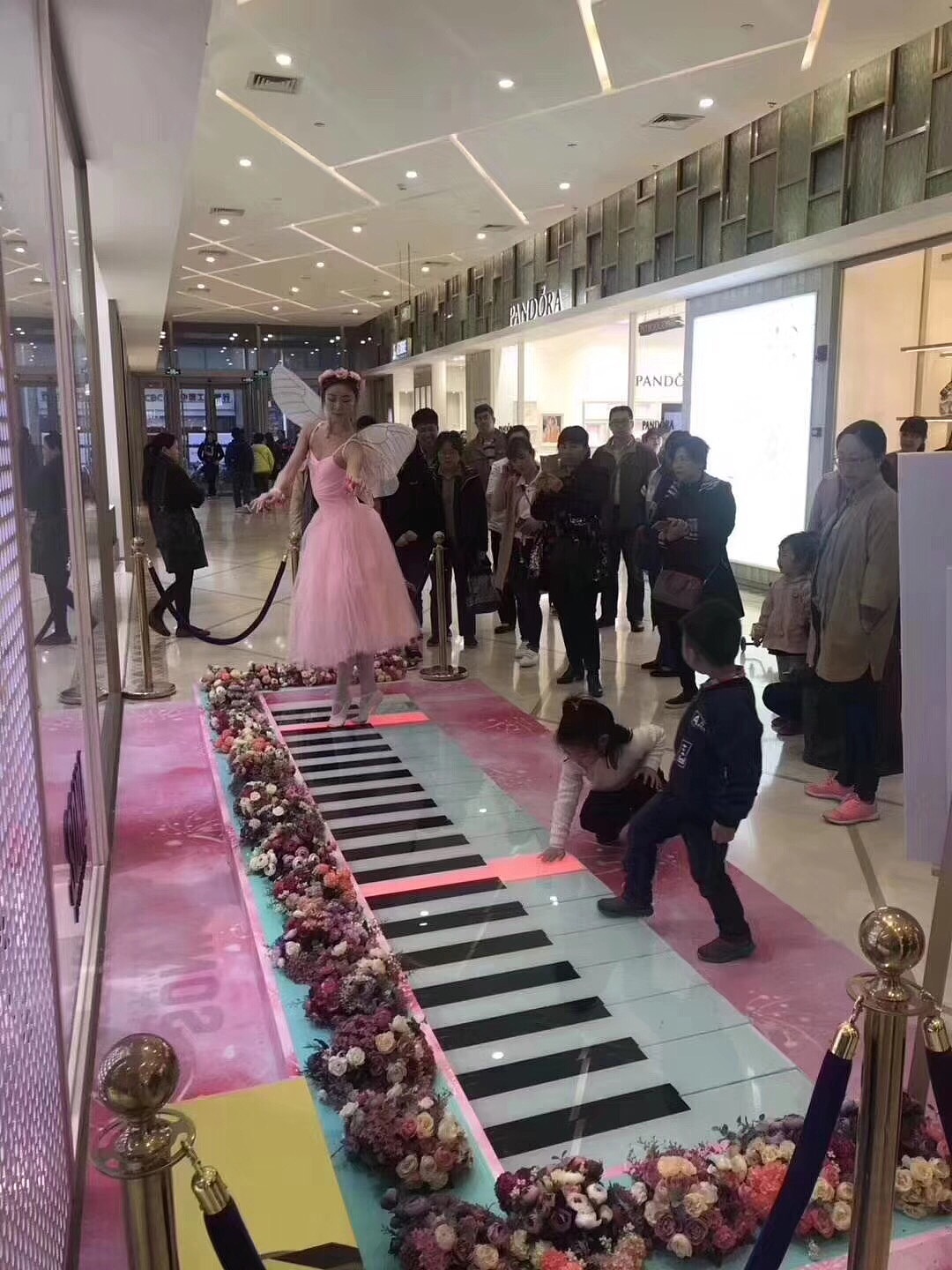 房地产游乐互动道具地板钢琴出租,脚踩音乐钢琴出售