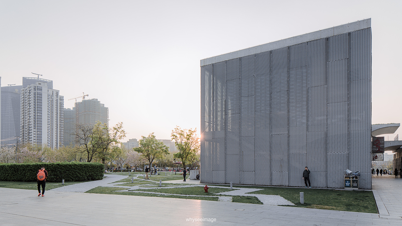 一片樱花在龙美旁落下 | 魔都建筑奇谭记（图ZMzAwODA2MTg0） - 环境/建筑摄影 - 站酷设计师whyseeimage原创素材 - 站酷ZCOOL