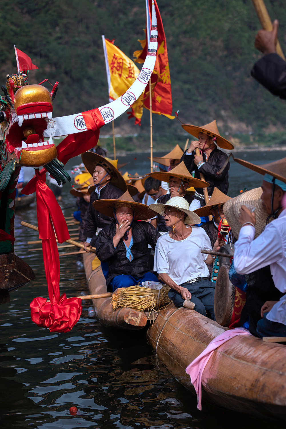 清水江畔独木龙舟