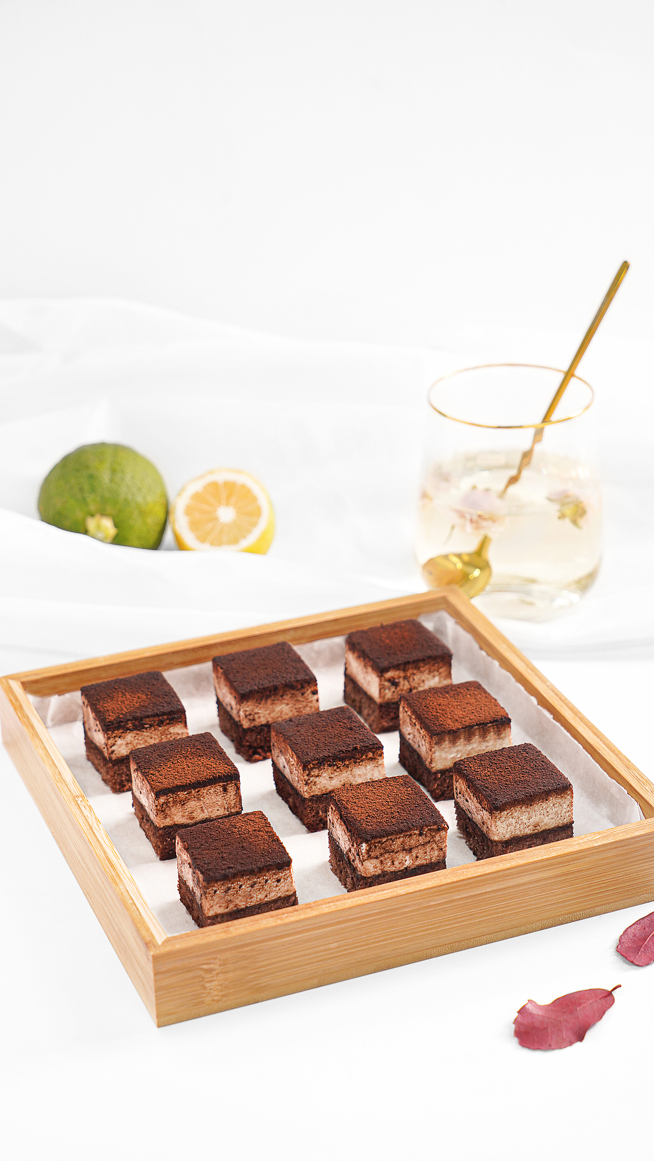 五月份的片子/爱你的人有着西点一样的甜