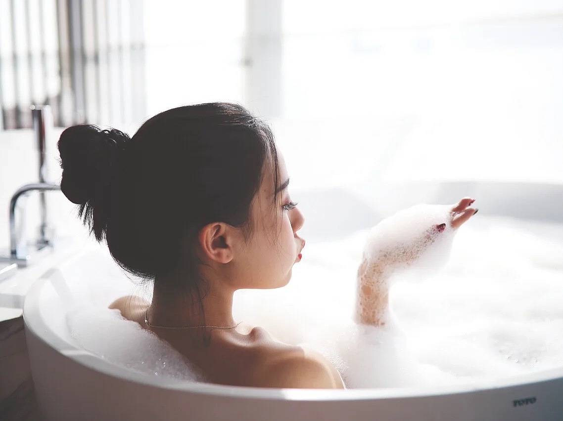 洗澡图片合集（图ZMzY5NjM5MDI4） - 人像摄影 - 站酷设计师秦紫傲原创素材 - 站酷ZCOOL