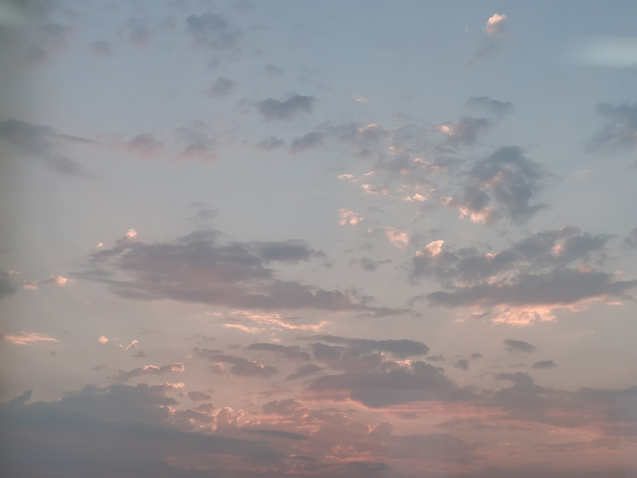 日 与月 与云 与草 与林 与山海 还有花