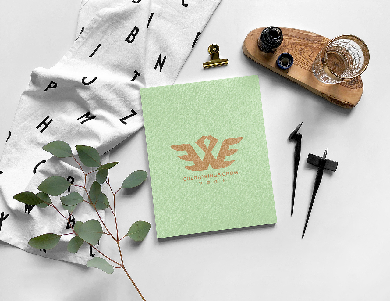 LOGO 时尚服饰全家统 服装品牌 潮流韩版男女装类 logo