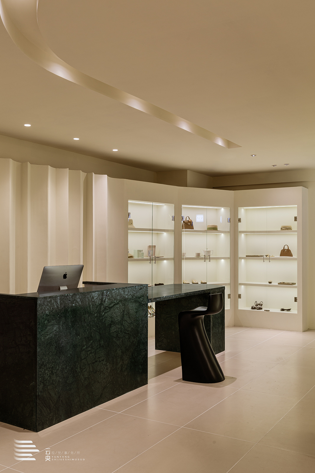 武汉老汉正街里的新店【雲央视觉商业空间】