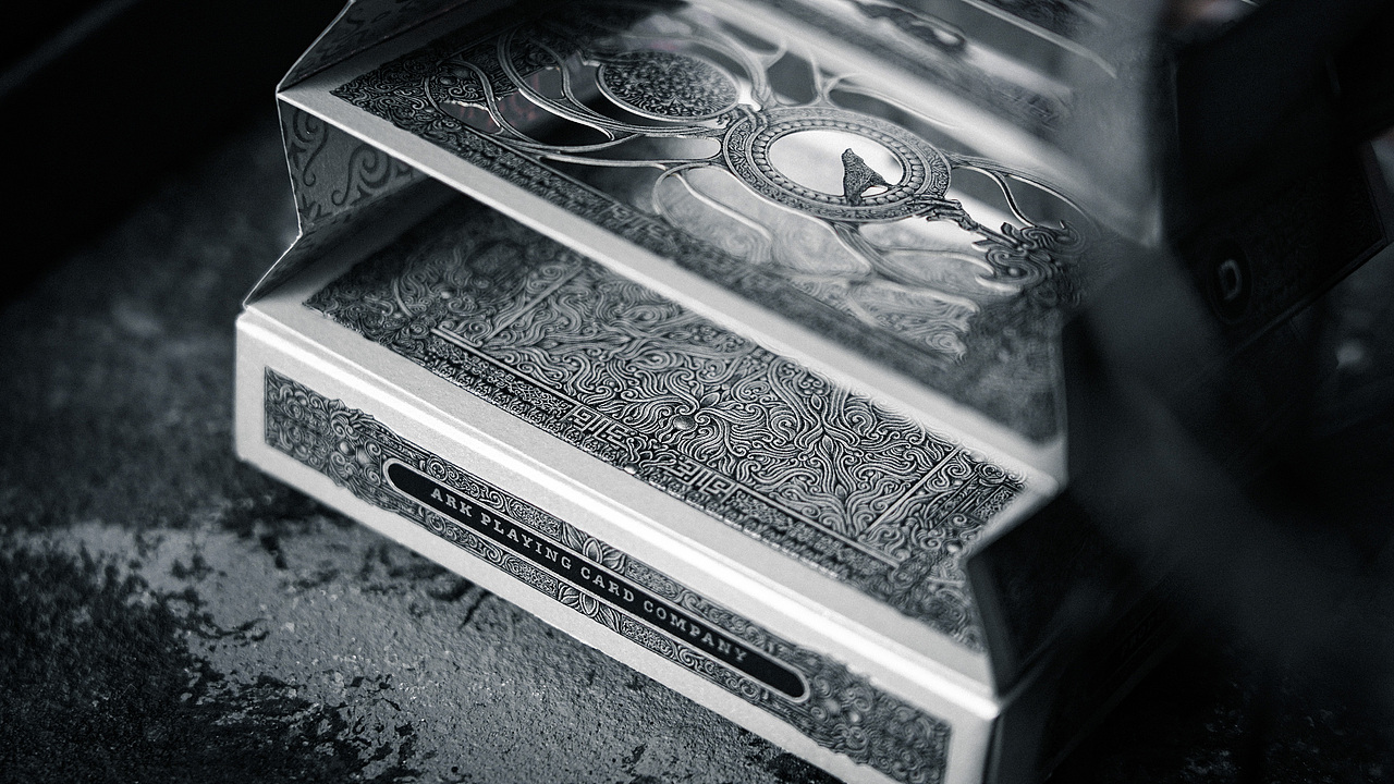 Devildom 收藏纸牌扑克礼盒套装设计-典藏礼盒（图ZMzQyNzEwOTQ0） - 包装 - 站酷设计师ARK方舟扑克原创素材 - 站酷ZCOOL