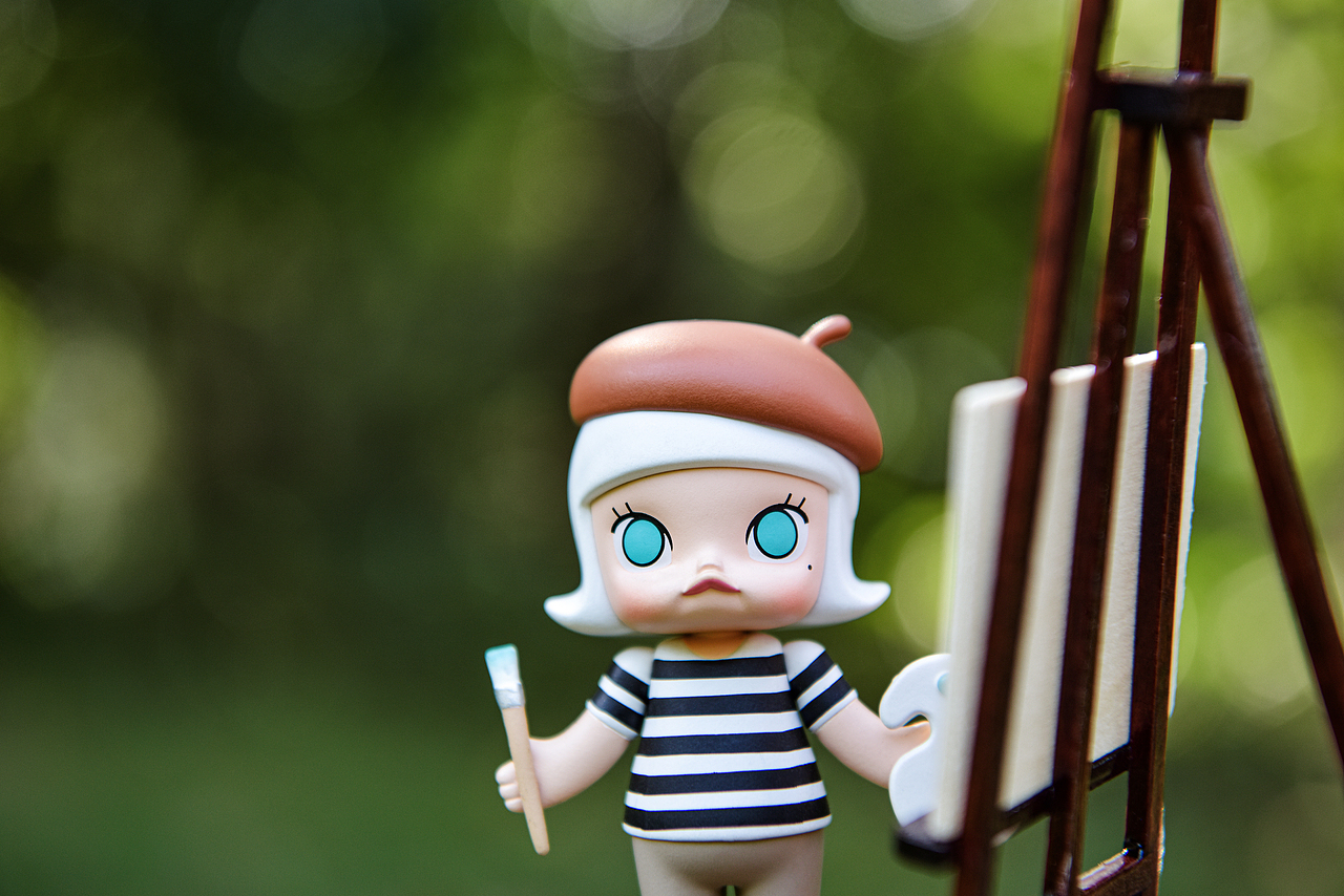 穿条纹T恤的小伙伴们