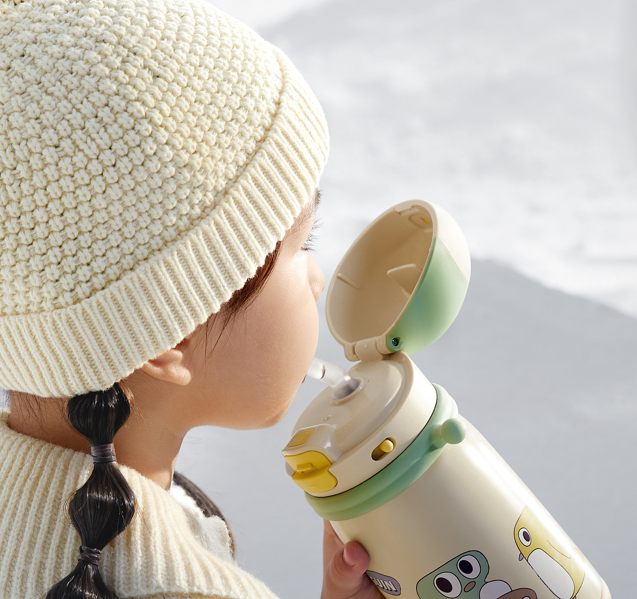 儿童保温杯拍摄