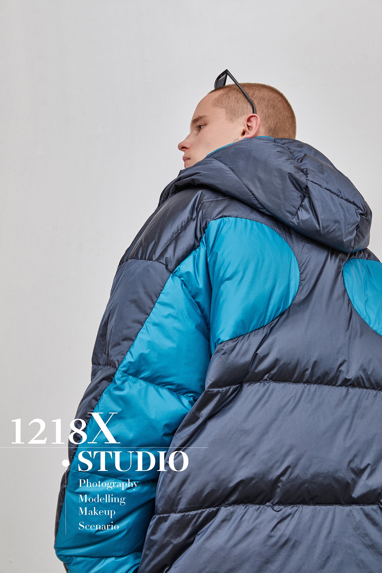 潮牌外模男装摄影冬装直角墙拍摄