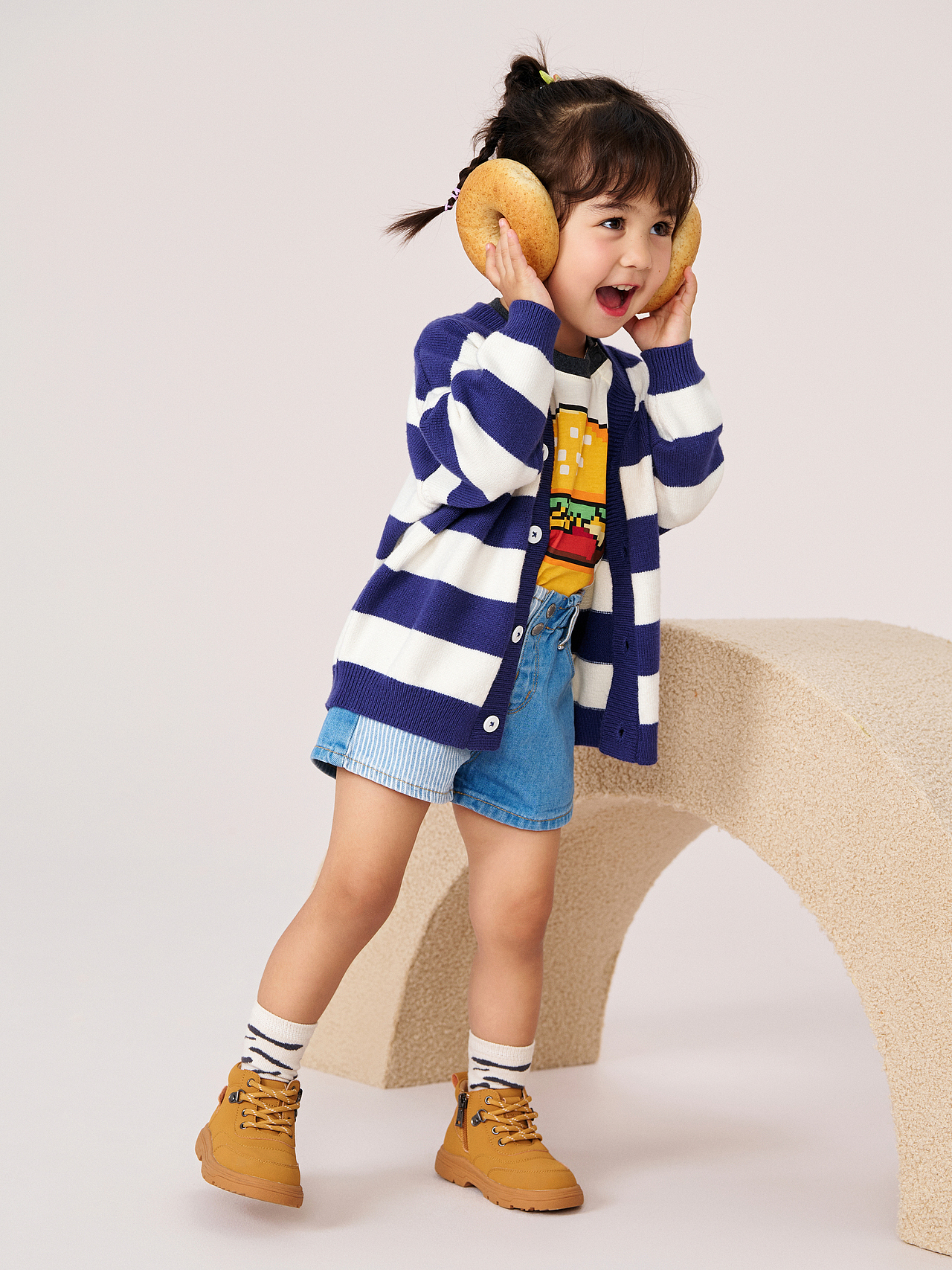 holakids x paucillar 2023a/w 鞋子拍摄