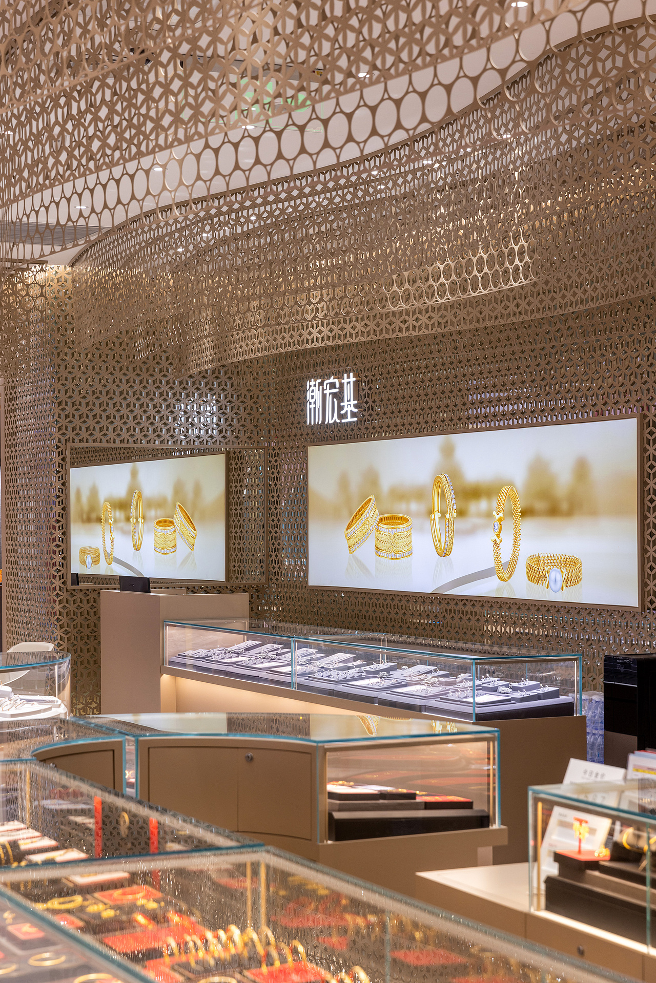 潮宏基西安赛格店铺拍摄