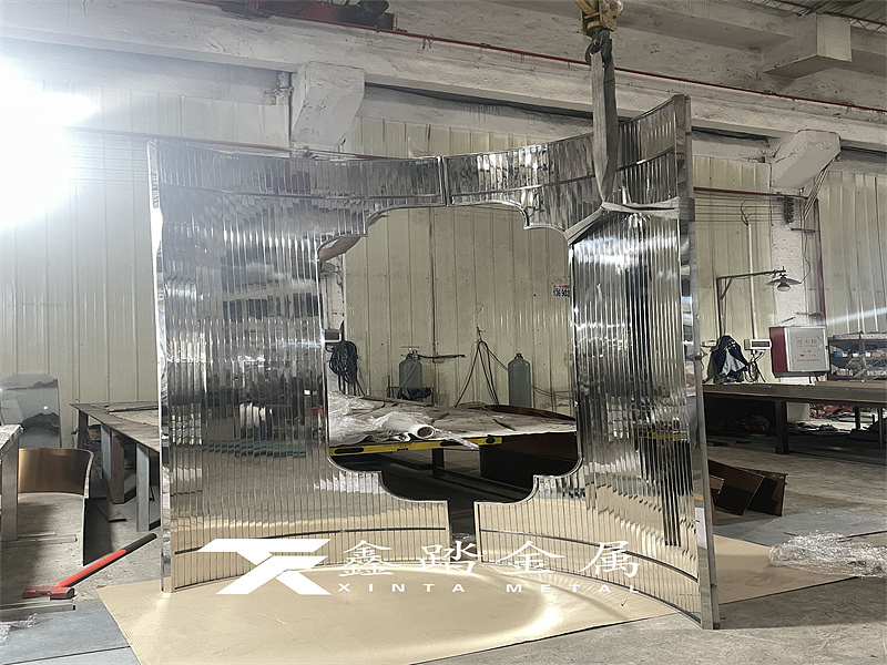 酒店大堂不锈钢弧形不锈钢屏风背景墙、镜面不锈钢隔断