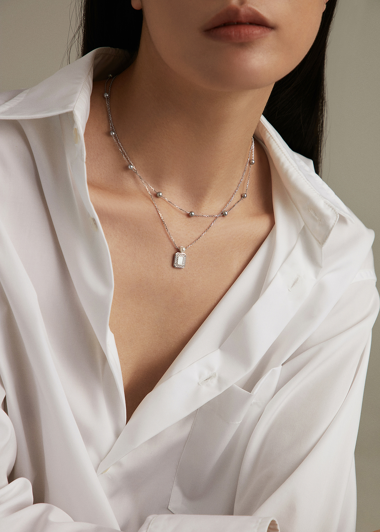 珠宝首饰拍摄模特白底拍摄