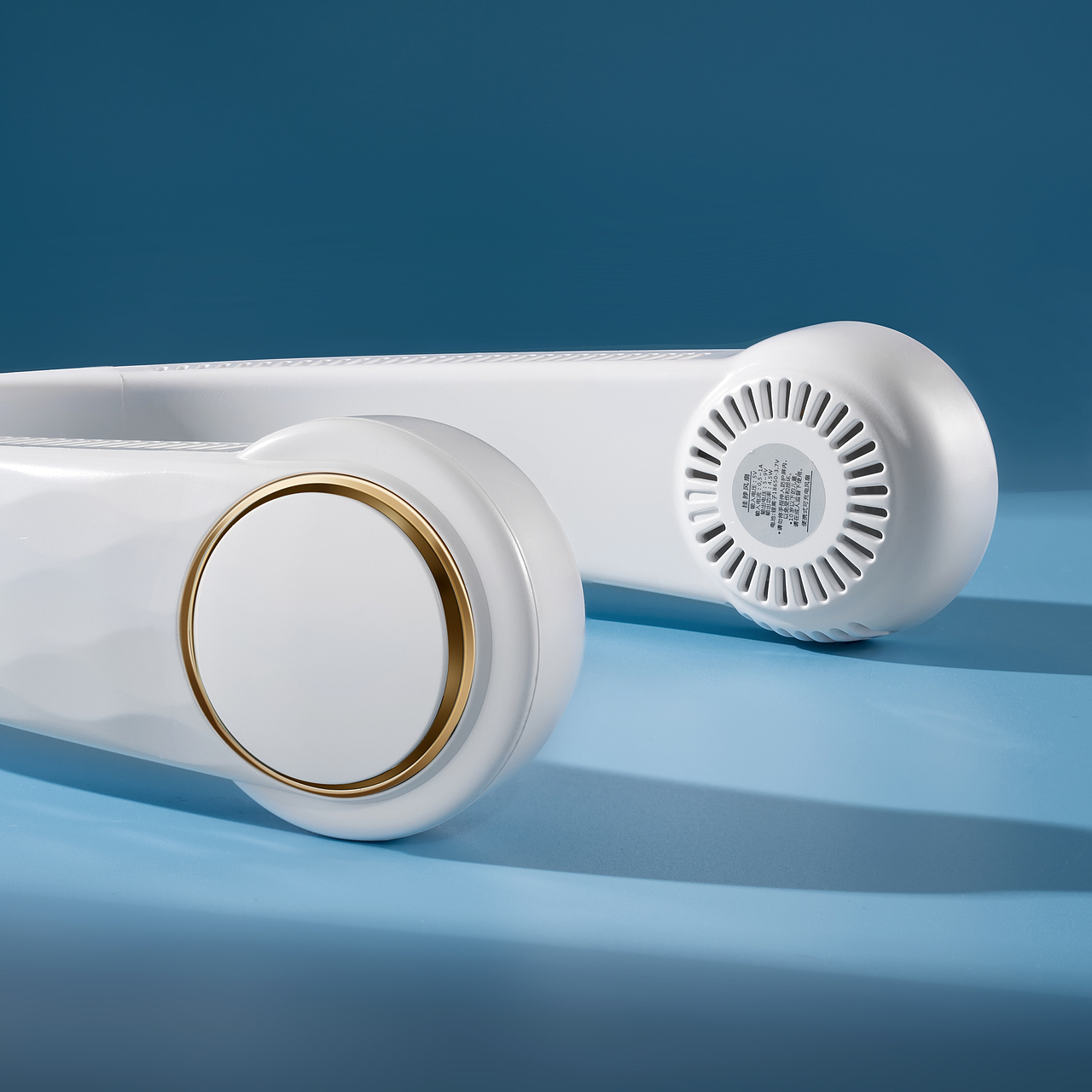 小风扇摄影 挂脖式风扇摄影（图ZMzI5ODUyNTY0） - 产品摄影 - 站酷设计师摄影师修哥原创素材 - 站酷ZCOOL