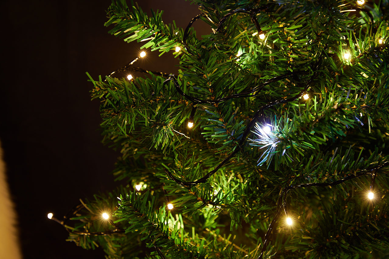 七彩暖白灯串产品拍摄