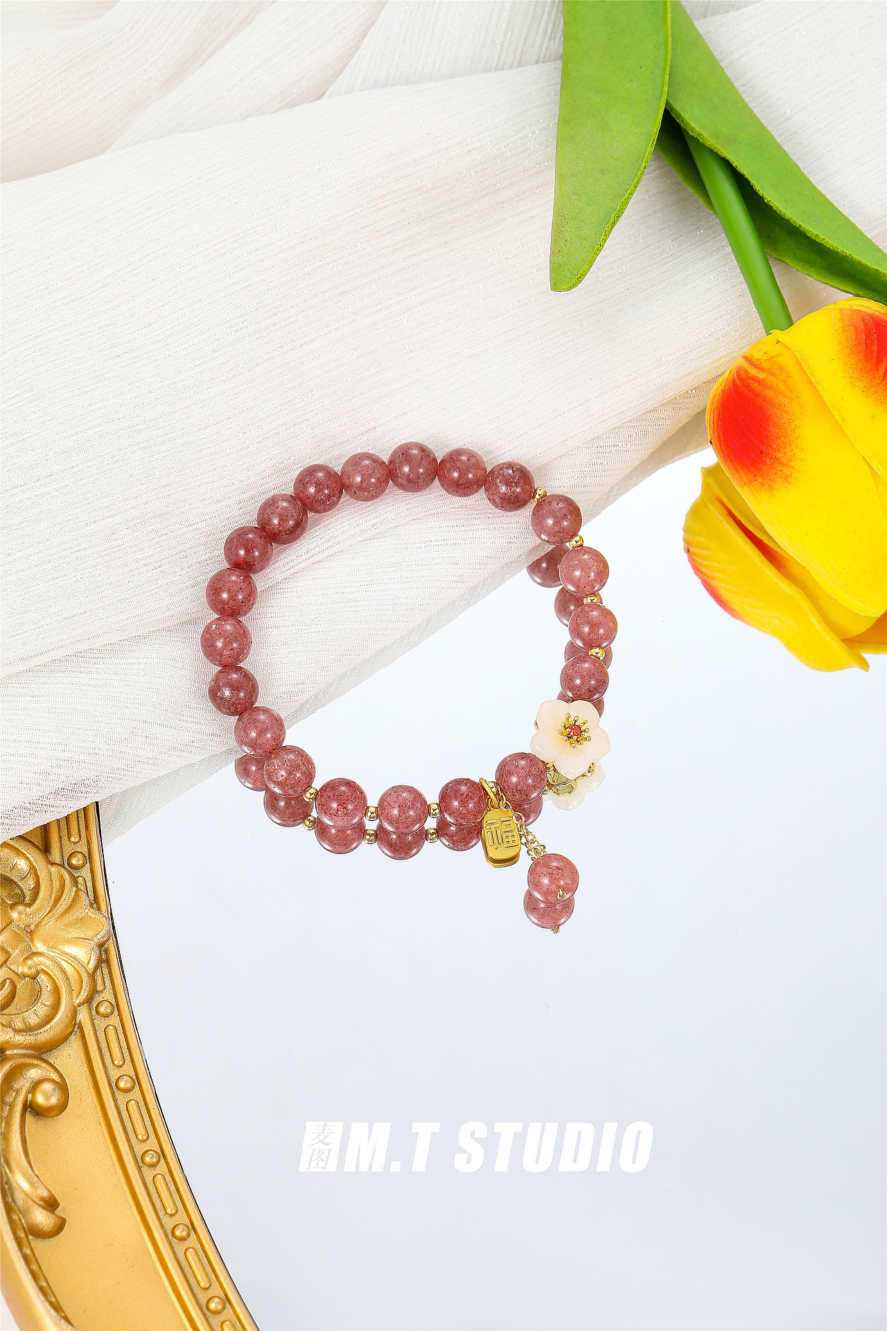 水晶猫眼石手串手链静物图场景图