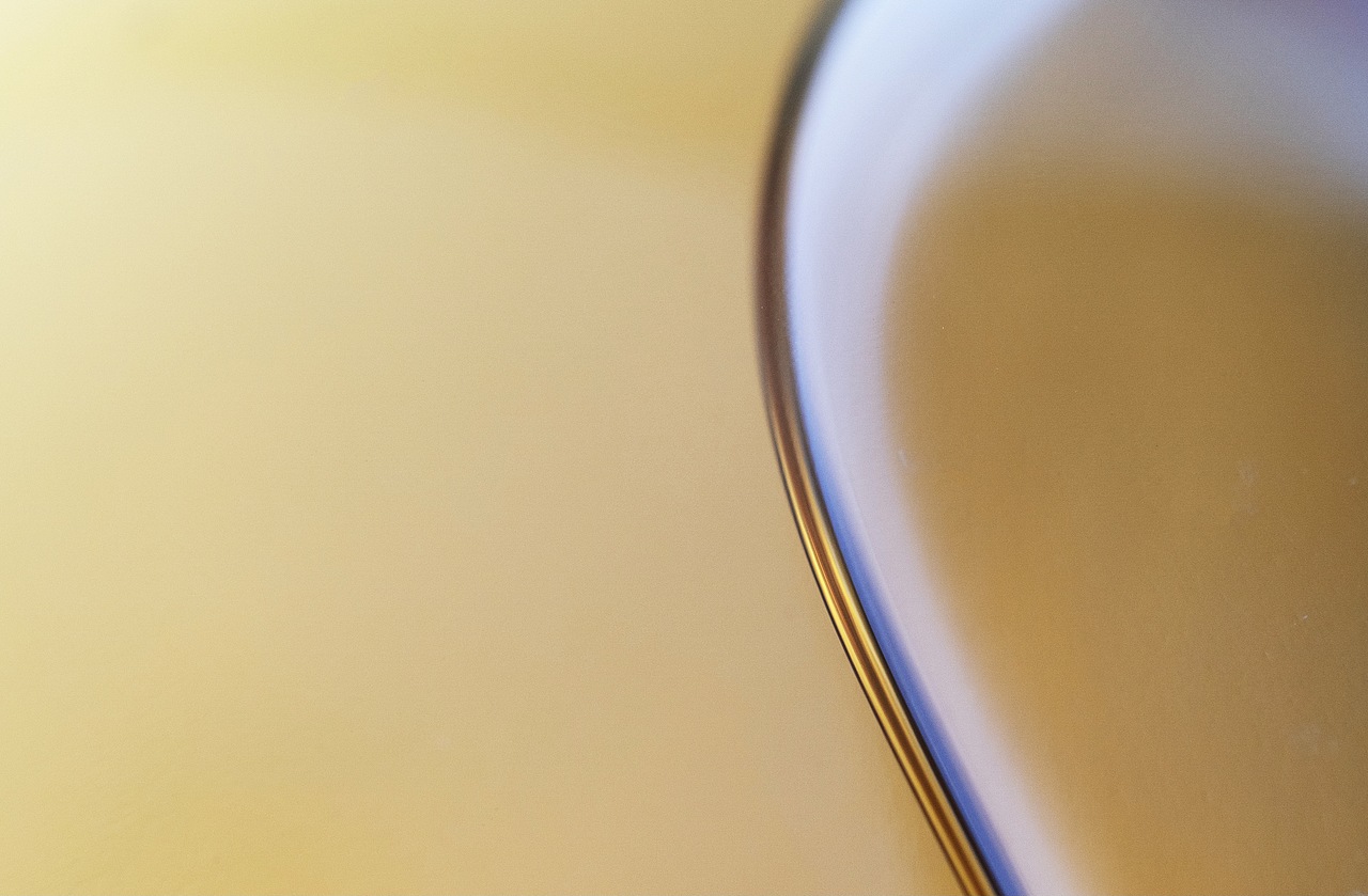 瓶子的多种拍法 - 2021-2022作品集（图ZMzEyNzI0Mzky） - 产品摄影 - 站酷设计师韋韋韋維斯原创素材 - 站酷ZCOOL